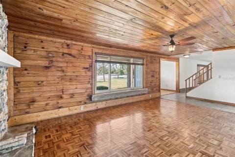 Villa ou maison à vendre à Chuluota, Floride: 4 chambres, 267.37 m2 № 2403121 - photo 2
