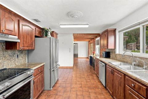 Villa ou maison à vendre à Chuluota, Floride: 4 chambres, 267.37 m2 № 2403121 - photo 7