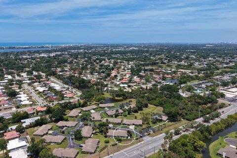 Casa en venta en Sarasota, Florida, 2 dormitorios, 112.04 m2 № 2195896 - foto 3