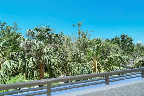 Condo in Sarasota, Florida, 2 bedrooms № 2111941 - photo 8