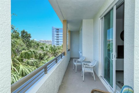 Condo in Sarasota, Florida, 2 bedrooms № 2111941 - photo 10