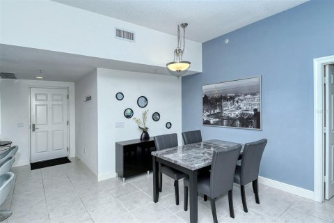 Condo in Sarasota, Florida, 2 bedrooms № 2111941 - photo 14