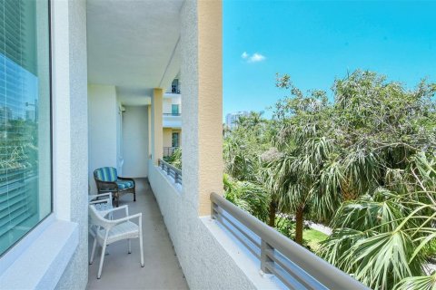 Condo in Sarasota, Florida, 2 bedrooms № 2111941 - photo 11