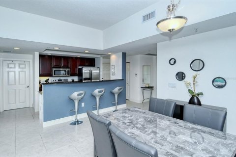 Condo in Sarasota, Florida, 2 bedrooms № 2111941 - photo 15