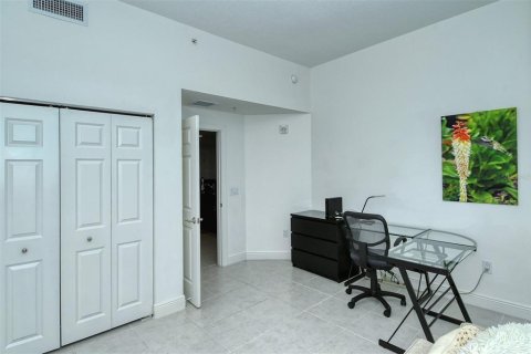 Condo in Sarasota, Florida, 2 bedrooms № 2111941 - photo 29