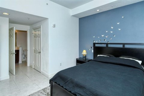 Condo in Sarasota, Florida, 2 bedrooms № 2111941 - photo 23