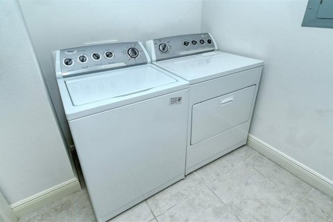 Condo in Sarasota, Florida, 2 bedrooms № 2111941 - photo 19