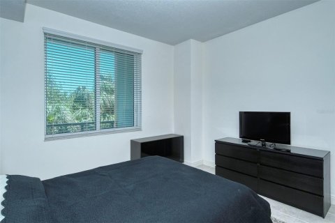 Condo in Sarasota, Florida, 2 bedrooms № 2111941 - photo 26
