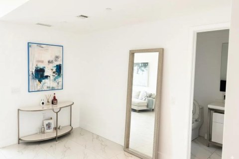 Copropriété à louer à Sunrise, Floride: 2 chambres, 115.57 m2 № 2387294 - photo 5