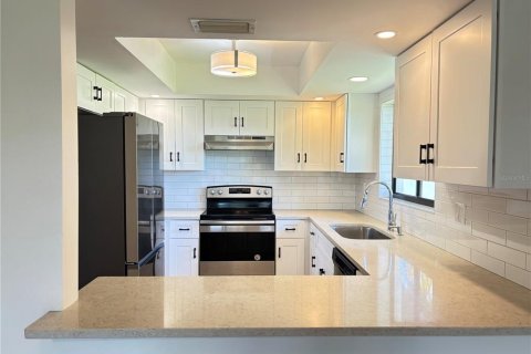 Copropriété à louer à Bradenton, Floride: 2 chambres, 110.09 m2 № 2388611 - photo 3