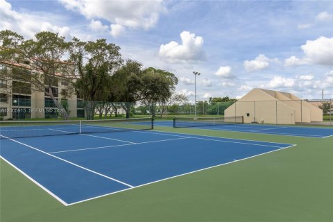 Copropriété à vendre à Pompano Beach, Floride: 2 chambres, 102.19 m2 № 2089985 - photo 24
