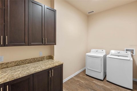 House in Sanford, Florida 3 bedrooms, 239.78 sq.m. № 1528418 - photo 28