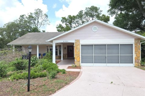 Villa ou maison à Spring Hill, Floride 3 chambres, 160.91 m2 № 2100425