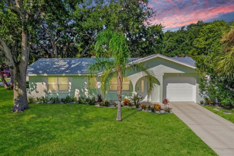 House in Port Orange, Florida 2 bedrooms, 96.62 sq.m. № 2317247