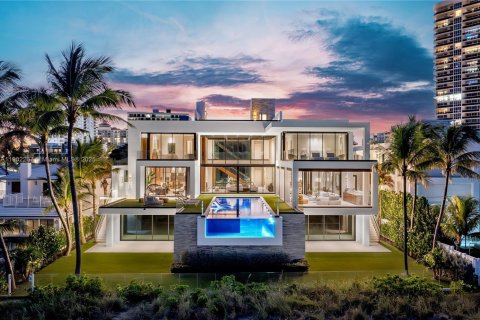 Casa en venta en Fort Lauderdale, Florida, 5 dormitorios, 955.87 m2 № 1969185 - foto 1