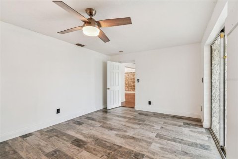 House in Clearwater, Florida 3 bedrooms, 150.13 sq.m. № 1885136 - photo 15