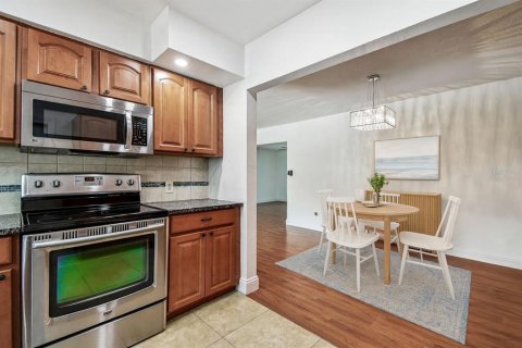 House in Clearwater, Florida 3 bedrooms, 150.13 sq.m. № 1885136 - photo 9