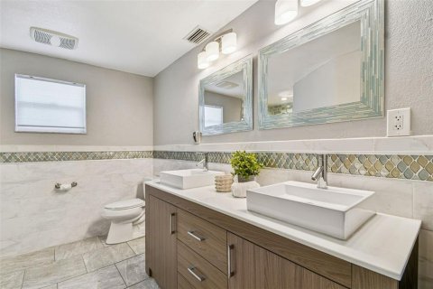 House in Clearwater, Florida 3 bedrooms, 150.13 sq.m. № 1885136 - photo 19