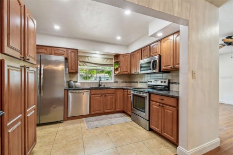 House in Clearwater, Florida 3 bedrooms, 150.13 sq.m. № 1885136 - photo 7