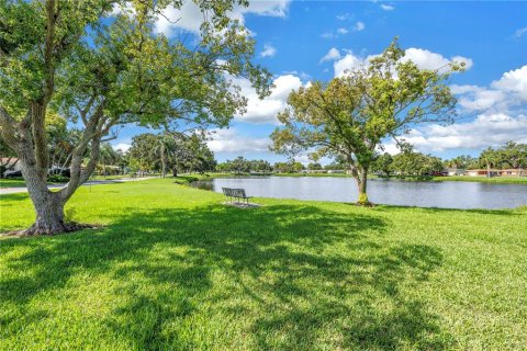 House in Saint Petersburg, Florida 4 bedrooms, 169.45 sq.m. № 1838482 - photo 26
