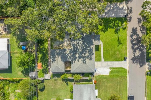 House in Saint Petersburg, Florida 4 bedrooms, 169.45 sq.m. № 1838482 - photo 2