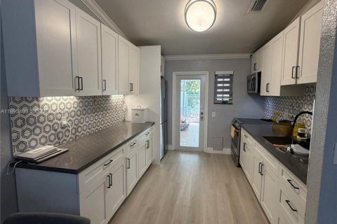 Casa en alquiler en Deerfield Beach, Florida, 2 dormitorios, 80.82 m2 № 2067061 - foto 4