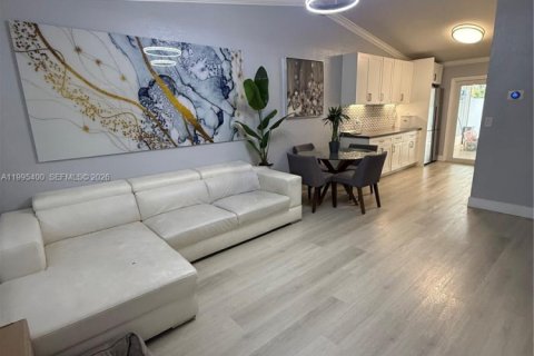 Casa en Deerfield Beach, Florida 2 dormitorios, 80.82 m2 № 2067061