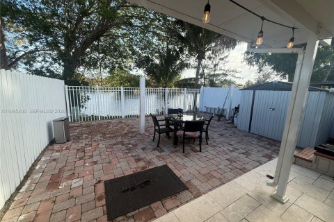 Casa en alquiler en Deerfield Beach, Florida, 2 dormitorios, 80.82 m2 № 2067061 - foto 12