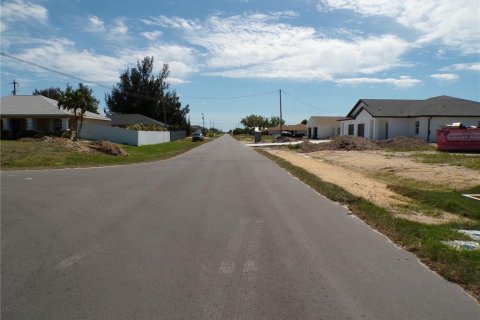 Terreno en venta en Cape Coral, Florida № 2096889 - foto 8