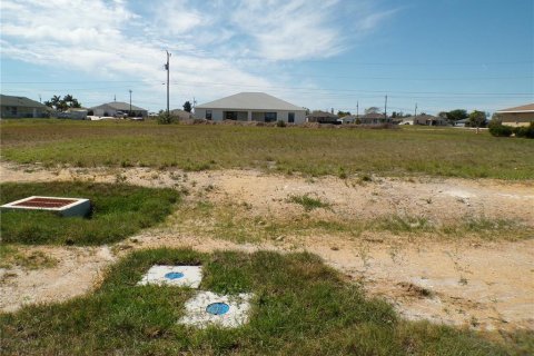 Terreno en venta en Cape Coral, Florida № 2096889 - foto 5