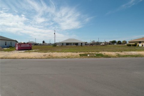 Terreno en Cape Coral, Florida № 2096889