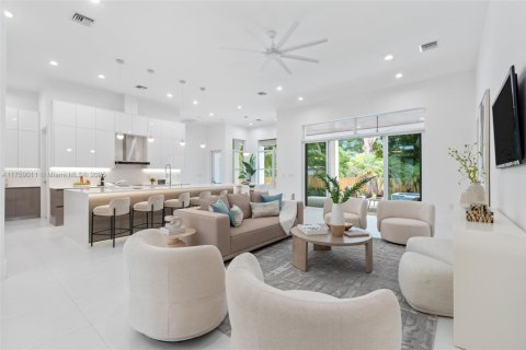House in Biscayne Park, Florida 4 bedrooms, 290.13 sq.m. № 1875314 - photo 3
