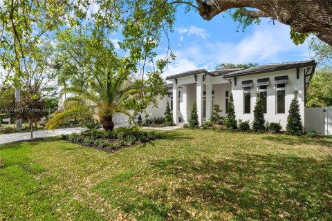 House in Biscayne Park, Florida 4 bedrooms, 290.13 sq.m. № 1875314 - photo 2