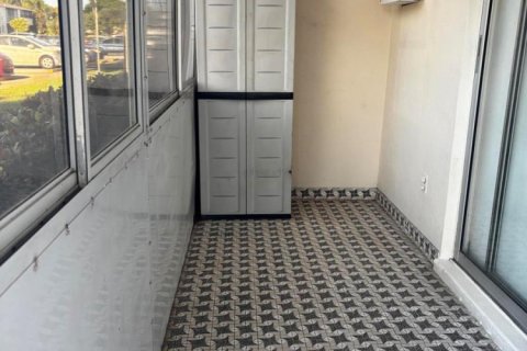 Condo in West Palm Beach, Florida, 1 bedroom  № 2184672 - photo 4