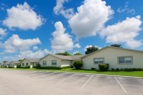 Apartment in Margate, Florida 2 bedrooms, 78.04 sq.m. № 2392145