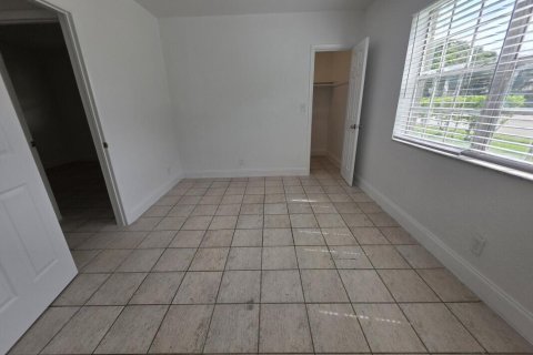 Apartment in Margate, Florida 2 bedrooms, 78.04 sq.m. № 2392145 - photo 3