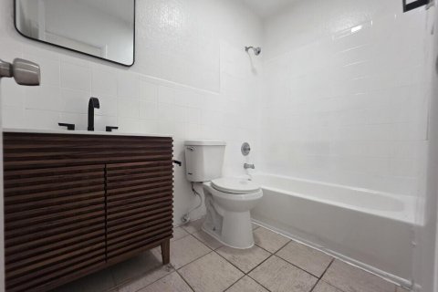 Apartment in Margate, Florida 2 bedrooms, 78.04 sq.m. № 2392145 - photo 5