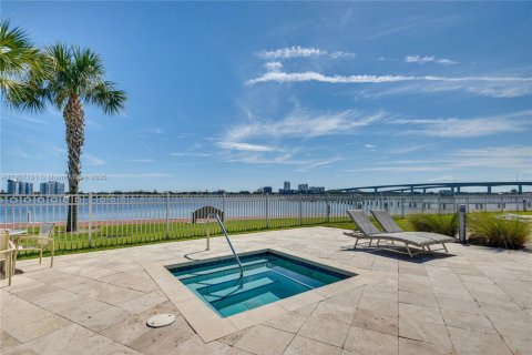 Copropriété à vendre à South Daytona, Floride: 3 chambres, 193.14 m2 № 1963644 - photo 14