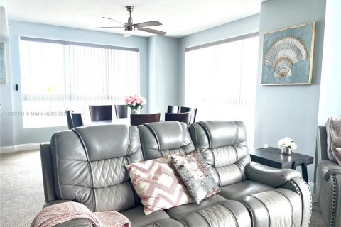 Copropriété à vendre à South Daytona, Floride: 3 chambres, 193.14 m2 № 1963644 - photo 4