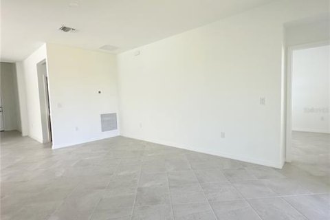 Casa en alquiler en Port Charlotte, Florida, 3 dormitorios, 155.15 m2 № 1906422 - foto 7