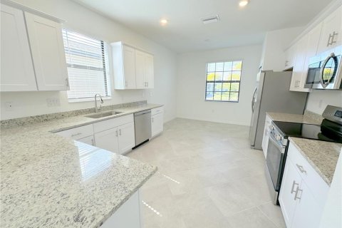 Casa en alquiler en Port Charlotte, Florida, 3 dormitorios, 155.15 m2 № 1906422 - foto 4