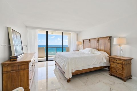 Снять в аренду кондоминиум в Майами-Бич, Флорида 2 спальни, 183.95м2, № 2028193 - фото 29