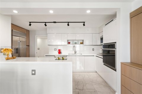 Снять в аренду кондоминиум в Майами-Бич, Флорида 2 спальни, 183.95м2, № 2028193 - фото 5