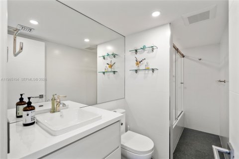 Снять в аренду кондоминиум в Майами-Бич, Флорида 2 спальни, 183.95м2, № 2028193 - фото 27