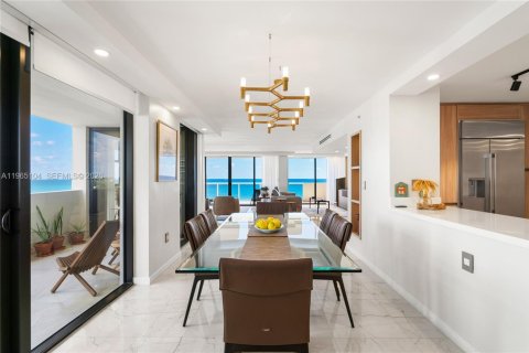 Снять в аренду кондоминиум в Майами-Бич, Флорида 2 спальни, 183.95м2, № 2028193 - фото 3