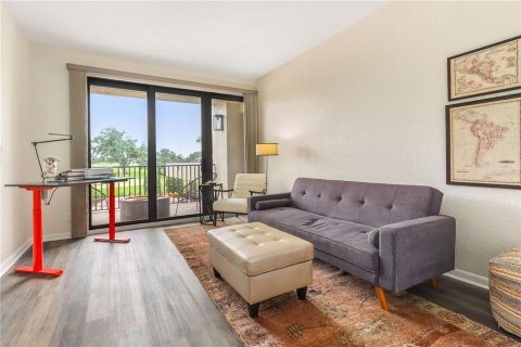 Condo in Belleair, Florida, 2 bedrooms № 2210241 - photo 22
