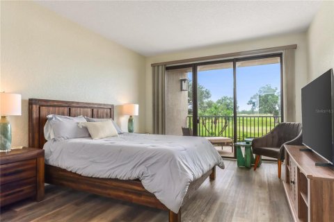 Condo in Belleair, Florida, 2 bedrooms № 2210241 - photo 18