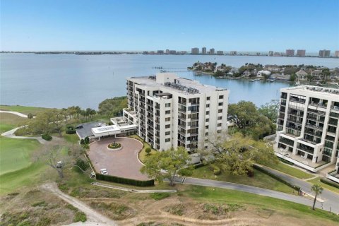 Condo in Belleair, Florida, 2 bedrooms № 2210241