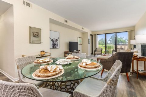 Condo in Belleair, Florida, 2 bedrooms № 2210241 - photo 9