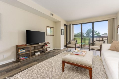 Condo in Belleair, Florida, 2 bedrooms № 2210241 - photo 12
